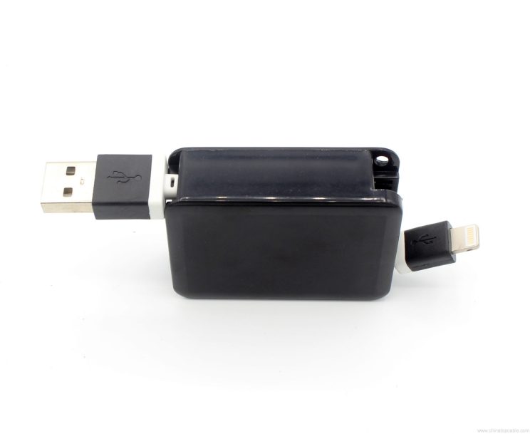 square-shape-retractable-usb-date-cable-with-key-ring-hole-01