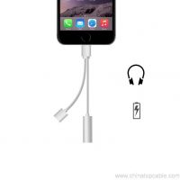 For IPhone7 headset charging transfer cable to 3.5mm charge  ipone 7 and listen to music at the same time 2